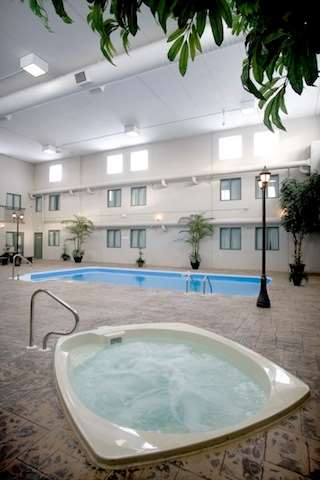 Pool - Heritage Inn High River