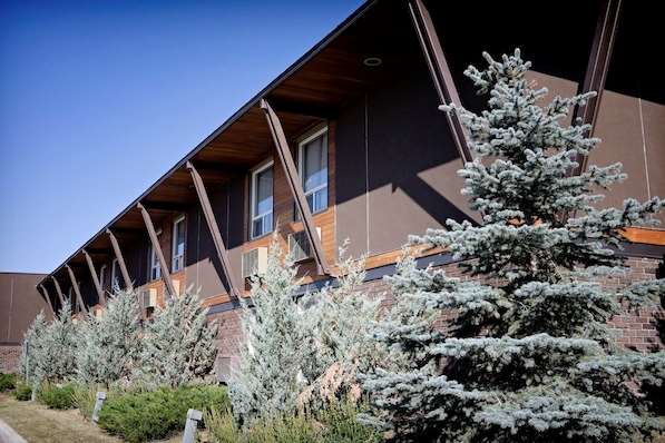 Exterior view - Heritage Inn High River