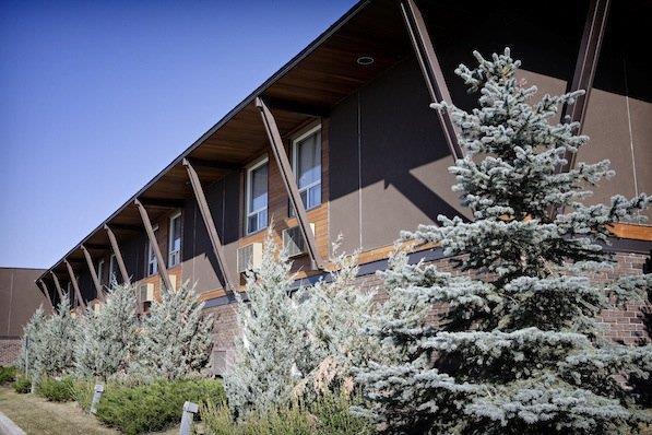 Exterior view - Heritage Inn High River