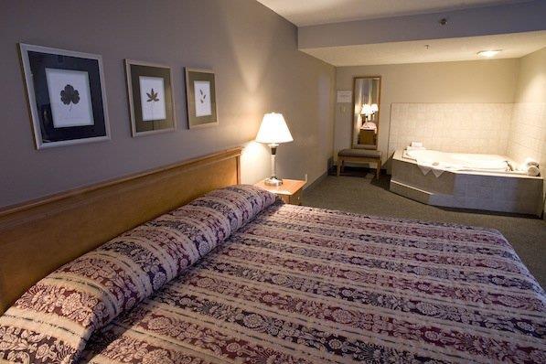 Suite - Heritage Inn High River