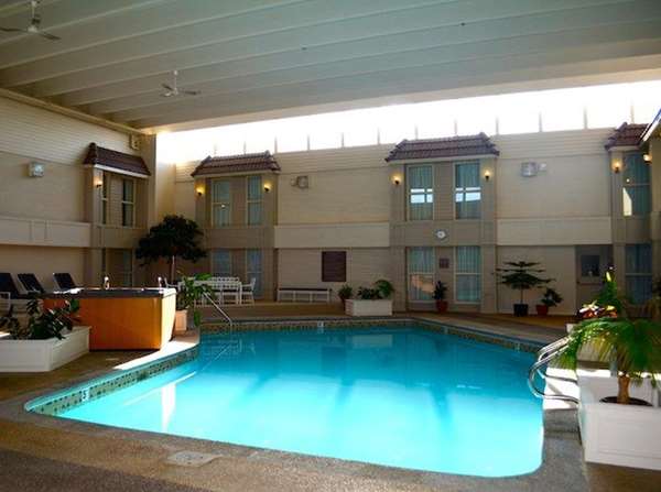 Pool - Heritage Inn Moose Jaw