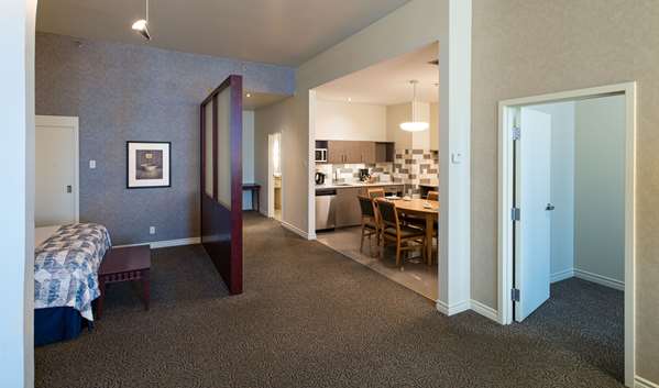 Suite - Le Square Phillips Hotel Montreal