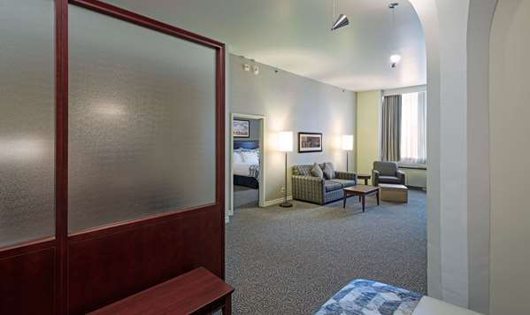 Suite - Le Square Phillips Hotel Montreal