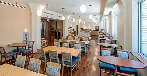 Restaurant - Le Square Phillips Hotel Montreal