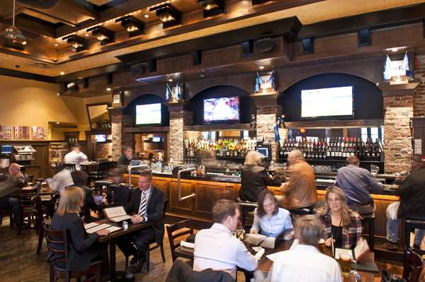 Restaurant - St Regis Hotel Vancouver