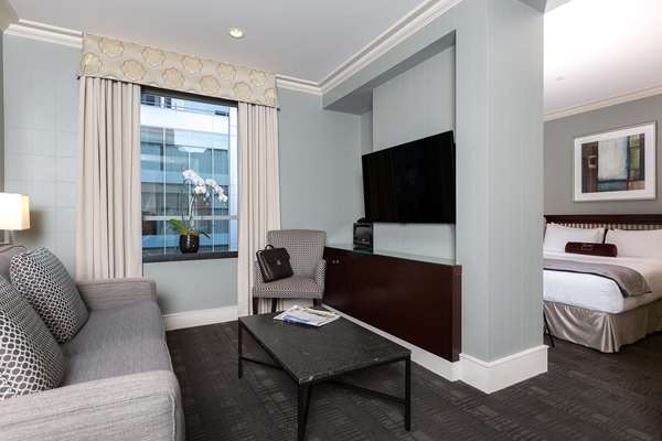 Suite - St Regis Hotel Vancouver