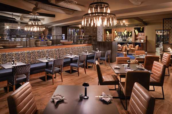 Restaurant - Manteo Resort Waterfront Hotel & Villas Kelowna