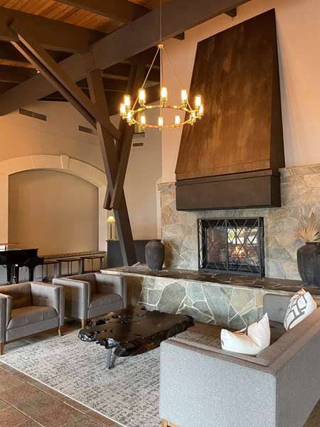 Pool - Manteo Resort Waterfront Hotel & Villas Kelowna