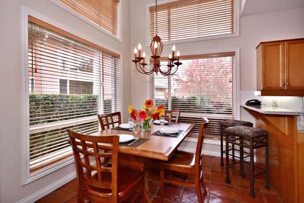 Suite - Manteo Resort Waterfront Hotel & Villas Kelowna