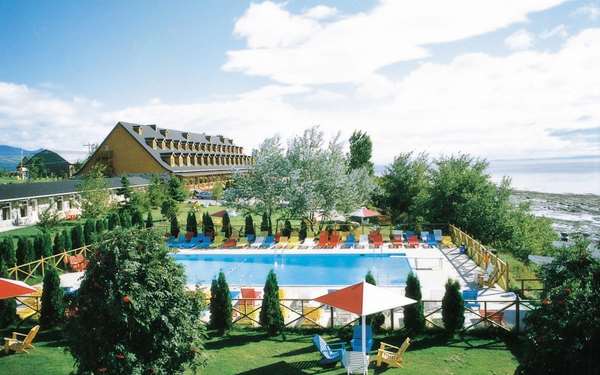Pool - Hotel Cap-Aux-Pierres Charlevoix