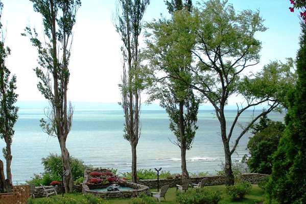 Beach - Hotel Cap-Aux-Pierres Charlevoix