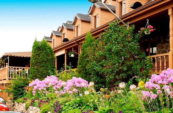 Exterior view - Hotel Cap-Aux-Pierres Charlevoix