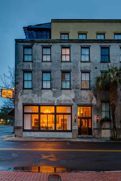 Exterior view - Andrew Pinckney Inn Charleston