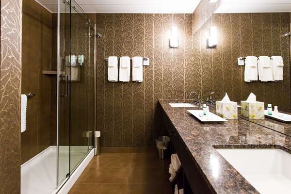  - Hotel Blackfoot Calgary