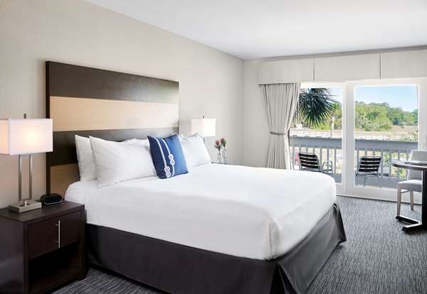  - Shem Creek Inn Mt Pleasant