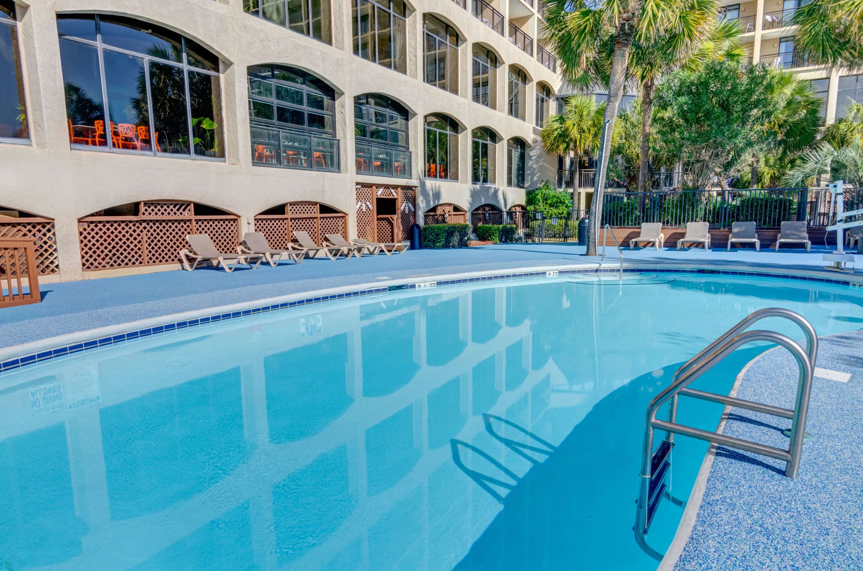 DSC Andmore min | Beach Cove Resort