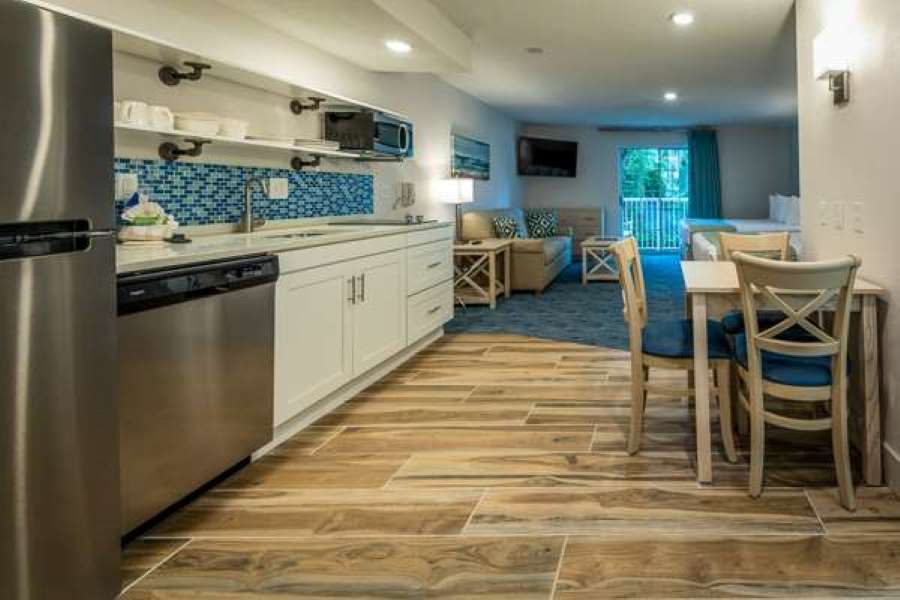 PARK LANE HOTEL AND SUITES-guestroom-Guest Room,Guest Room Amenity,Kitchen/Kitchenette,Living Area,Suite,On-Site.jpg