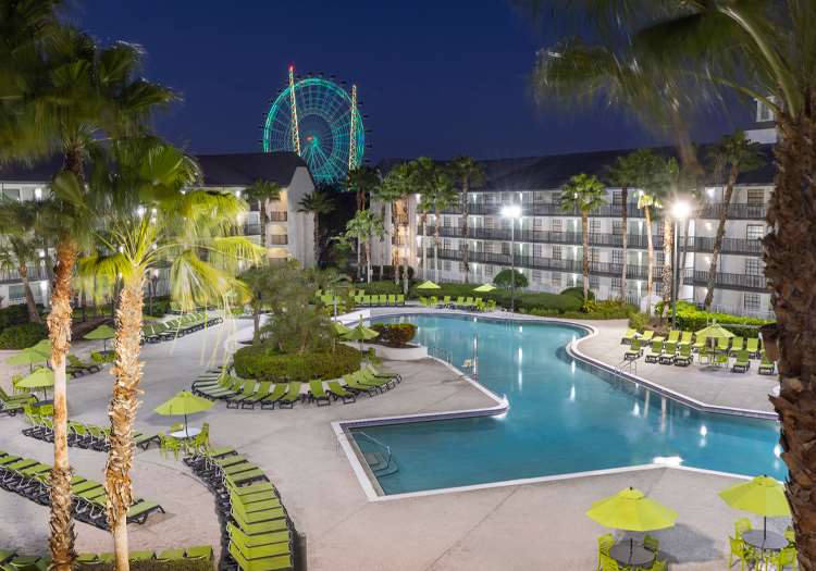 Avanti International Resort pool area night shot orlando eye | Avanti International Resort