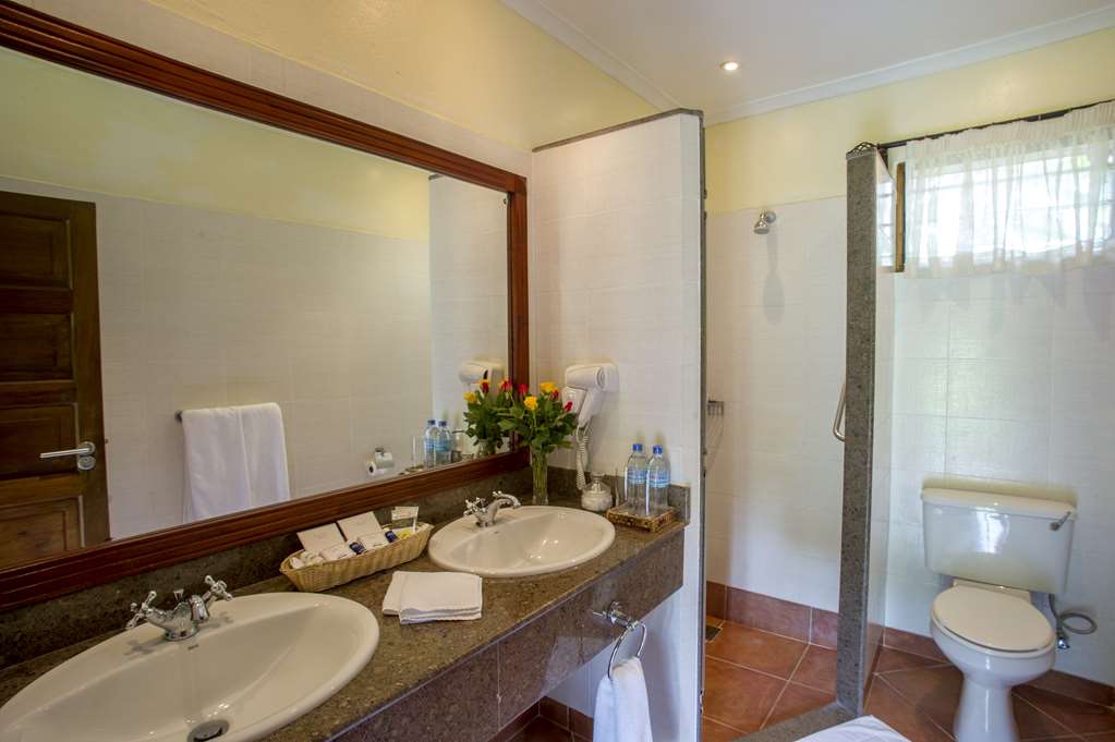 LAKE DULUTI SERENA HOTEL-guestroom-Guest Room,Bathroom,On-Site.jpg