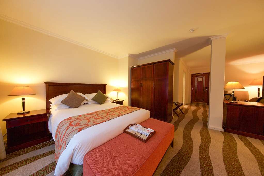 KIGALI SERENA HOTEL-guestroom-Guest Room,On-Site.jpg