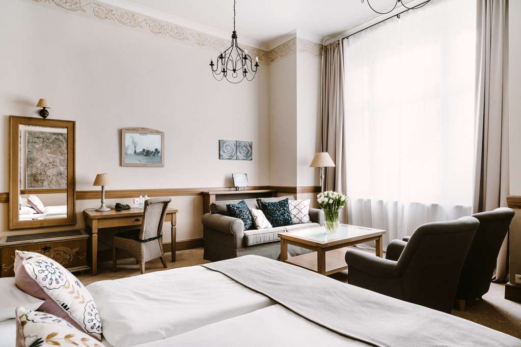 ART HOTEL WROCLAW-guestroom-Guest Room,Suite,On-Site.jpg
