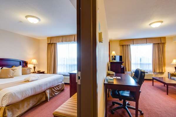 Suite - Peavine Inn & Suites High Prairie