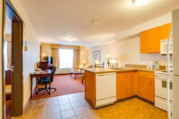 Suite - Peavine Inn & Suites High Prairie