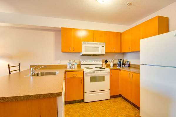 Suite - Peavine Inn & Suites High Prairie