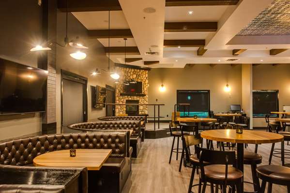 Restaurant - Peavine Inn & Suites High Prairie