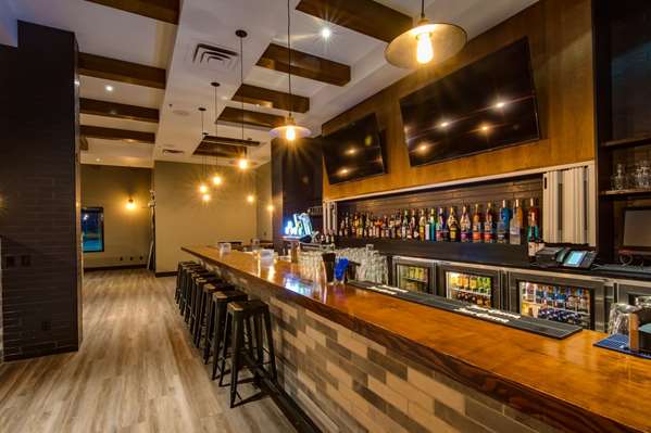 Restaurant - Peavine Inn & Suites High Prairie