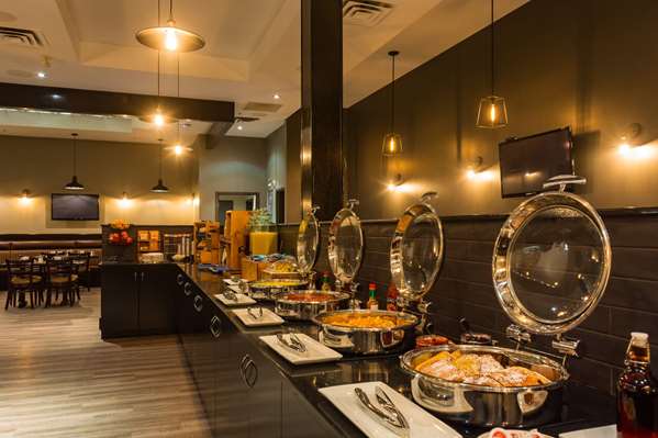 Restaurant - Peavine Inn & Suites High Prairie