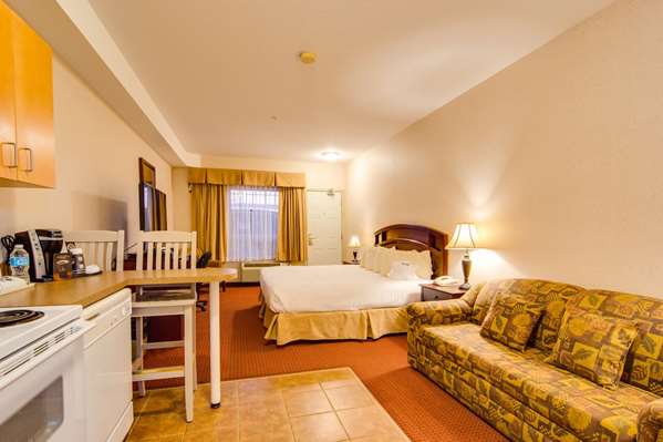 Suite - Peavine Inn & Suites High Prairie