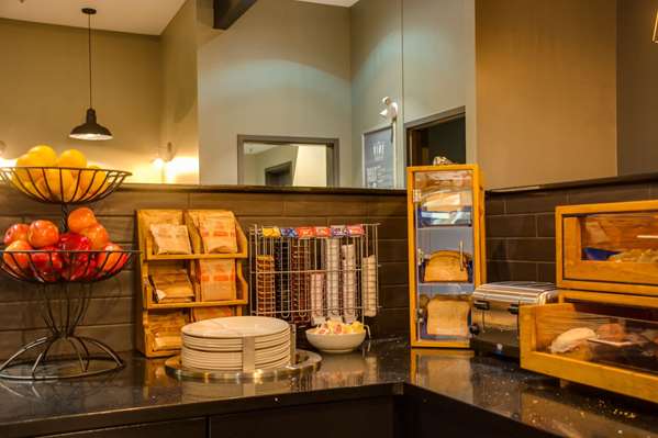 Restaurant - Peavine Inn & Suites High Prairie