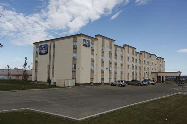 Exterior view - Pomeroy Inn & Suites Dawson Creek