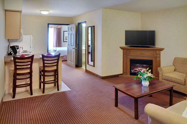 Suite - Pomeroy Inn & Suites Chetwynd