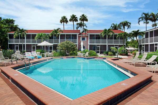 Pool - Song of the Sea Inn Sanibel Island