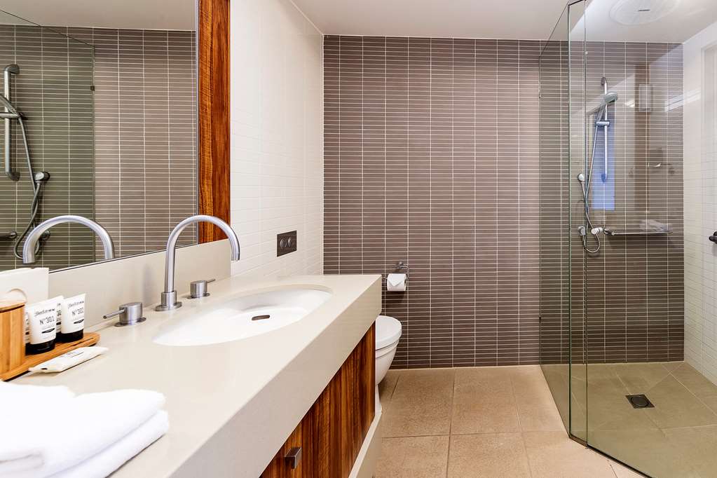RACV CAPE SCHANCK RESORT-guestroom-Guest Room,Bathroom,On-Site.jpg