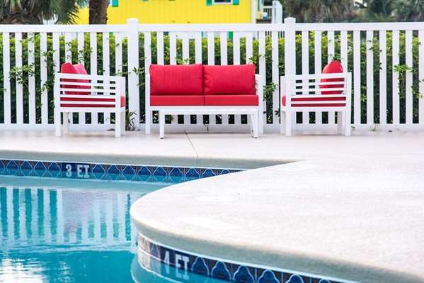 Pool - Royal Inn Beach Hotel Hutchinson Island