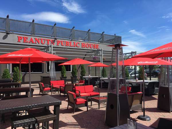 Restaurant - Carriage House Inn Calgary