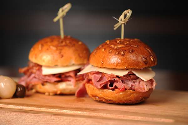 Restaurant - Carriage House Inn Calgary