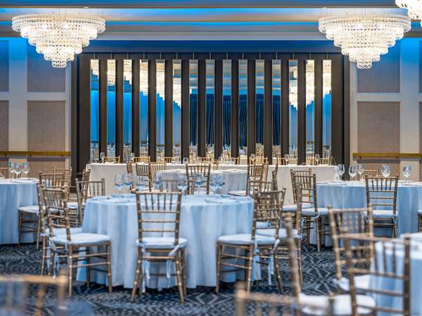  - Carriage House Inn Calgary