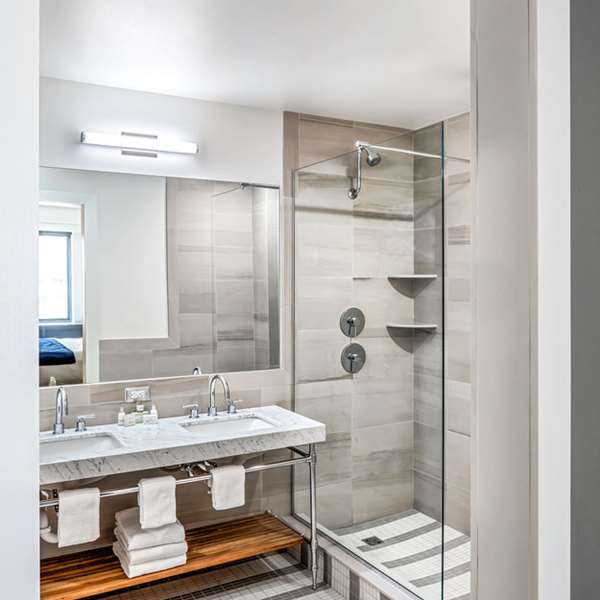  - Hotel St Regis Detroit