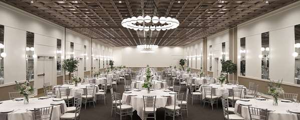  - Hotel St Regis Detroit