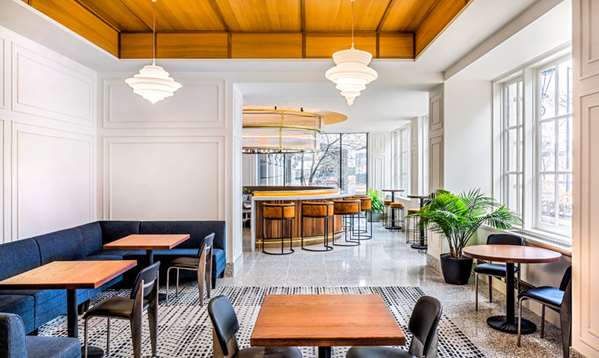  - Hotel St Regis Detroit