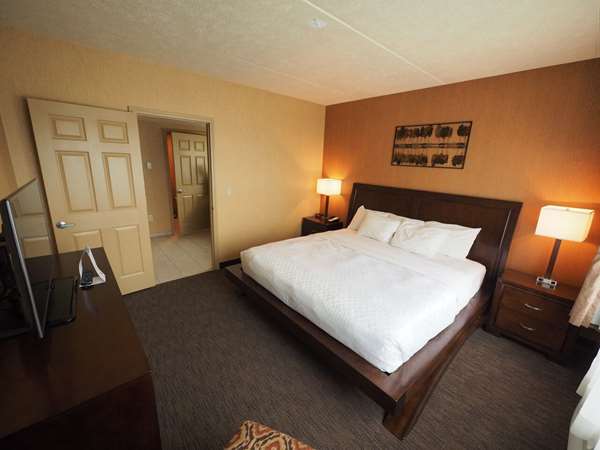 Suite - Evergreen Resort Cadillac