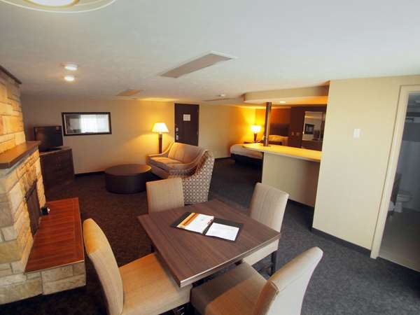 Suite - Evergreen Resort Cadillac