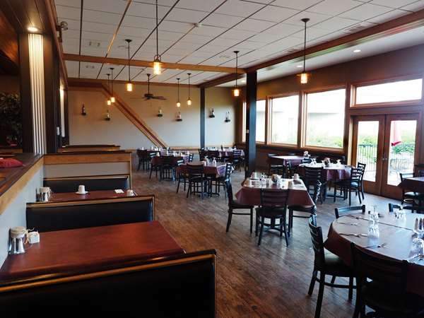 Restaurant - Evergreen Resort Cadillac