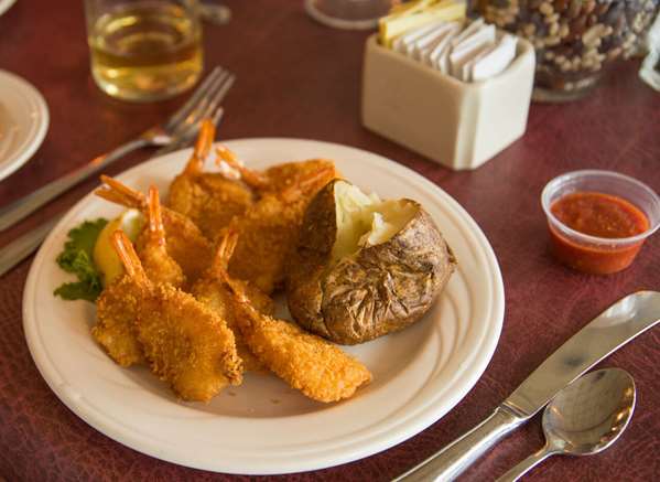 Restaurant - Evergreen Resort Cadillac