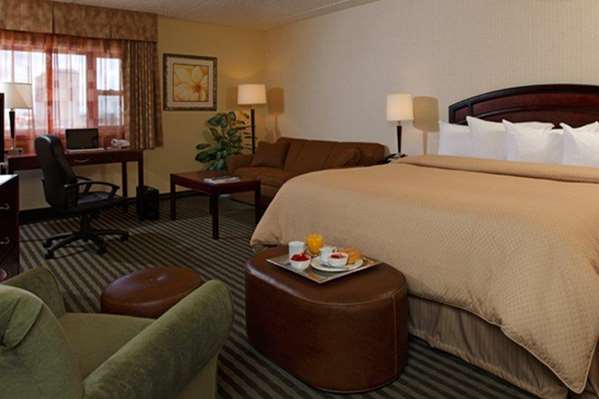 Exterior view - Viscount Gort Hotel Winnipeg