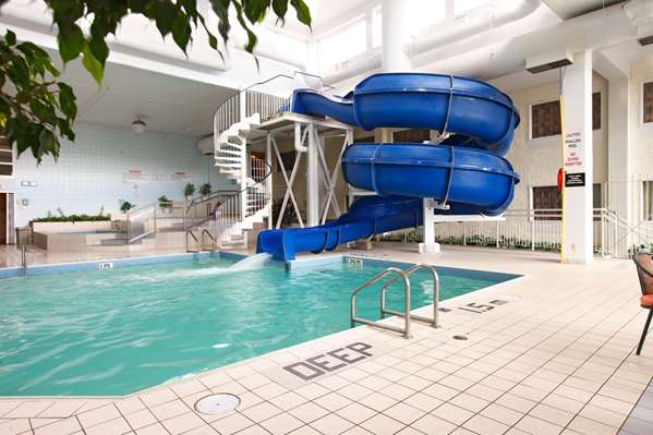 Pool - Viscount Gort Hotel Winnipeg